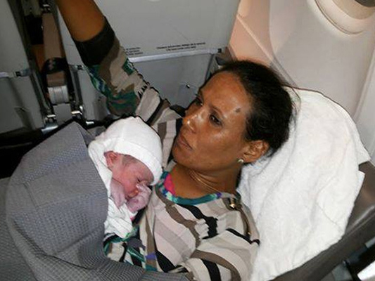 Tunisie : tous les détails sur la naissance d'un bébé à bord d'un avion Nouvelair