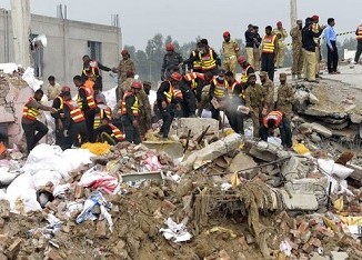 Effondrement d'une usine au Pakistan: le bilan s'alourdit à 49 morts