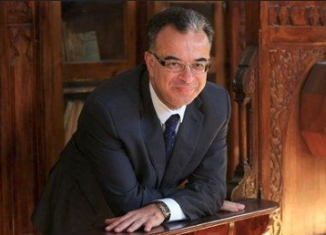 Tunis : Des bévues de communication des ministres d'Essid. Slim Chaker corrige Chawket