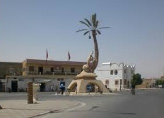 Tunis : Le vent souffle fort à Kébilli, ses habitants bloquent la route !
