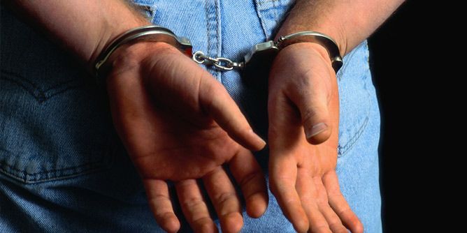 القيروان: ايقاف شخص مفتش عنه ومحكوم عليه غيابي وحجز كمية من الخمر والجعة