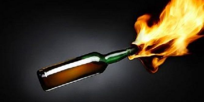 ماطر: عناصر مجهولة تحاول حرق مركزي الحرس والشرطة والقباضة بزجاجات مولوتوف