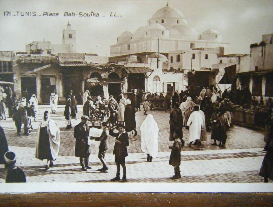 TUNISIE - TUNIS - place BAB-SOUIKA