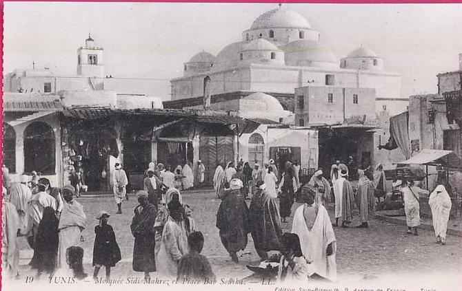 TUNISIE 076 TUNIS Mosquée Sidi-Mahrez et Place Bab Souika