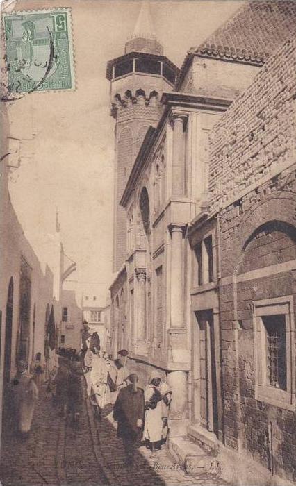 A2A Z17 CPA TUNISIE TUNIS MOSQUEE SIDI BEN AROUS ANIMEE RUE 1908