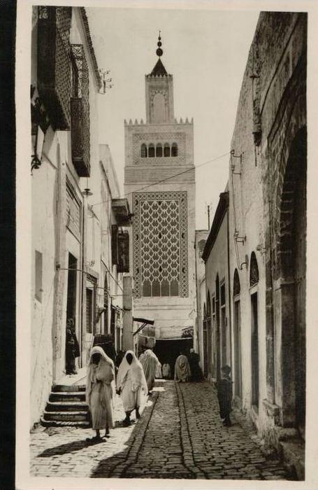 cpsm 81 TUNIS .Rue Sidi Ben Arous