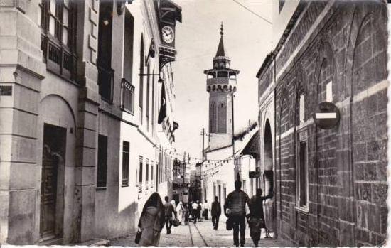 CPSM TUNIS Tunisie rue de la Kasbah Mosquée Sidi Ben Arous si bandes jaunes dues au scan