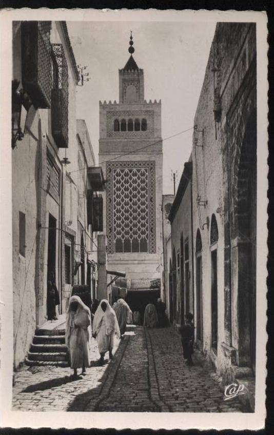 TUNISIE...TUNIS...RUE SIDI BEN AROUS..CPSM....ECRITE .. ‹(•¿ •)›