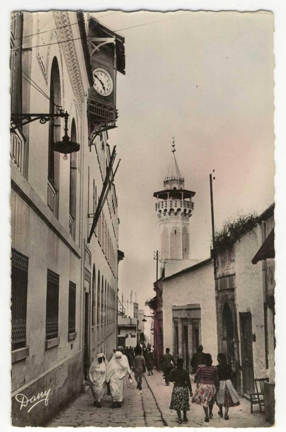TUNIS. - Rue de la Kasbah. Direction des Travaux Publics et Mosquée Sidi Ben Arous. CPSM 9x14