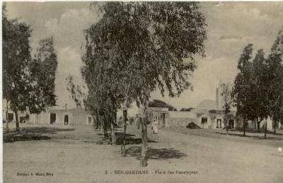 TUNISIE - BEN-GARDANE - Place des Eucalyptus