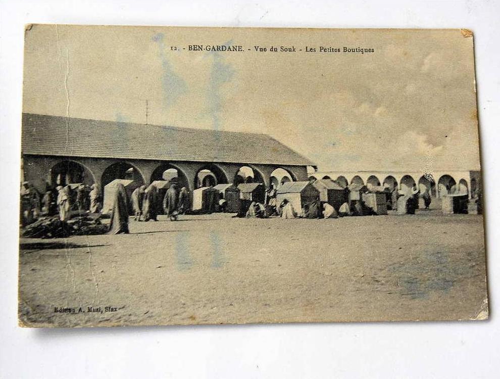 Carte Postale Ancienne BEN GARDANE Vue du Souk , les Petites Boutiques