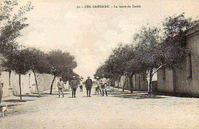 AFRIQUE. TUNISIE. BEN GARDANE. Vue sur La Route de Zarzis.