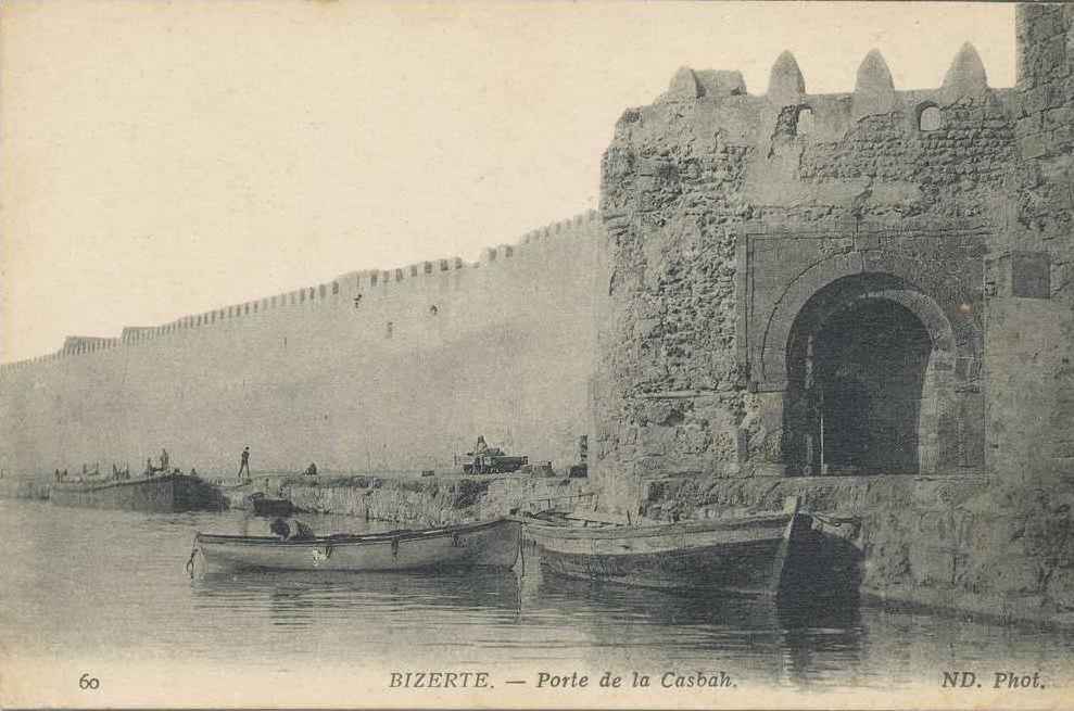 cpa,1919,afrique du nord,TUNISIE,BIZERTE,lac, ville fondée par les phéniciens,porte de la casbah,rare