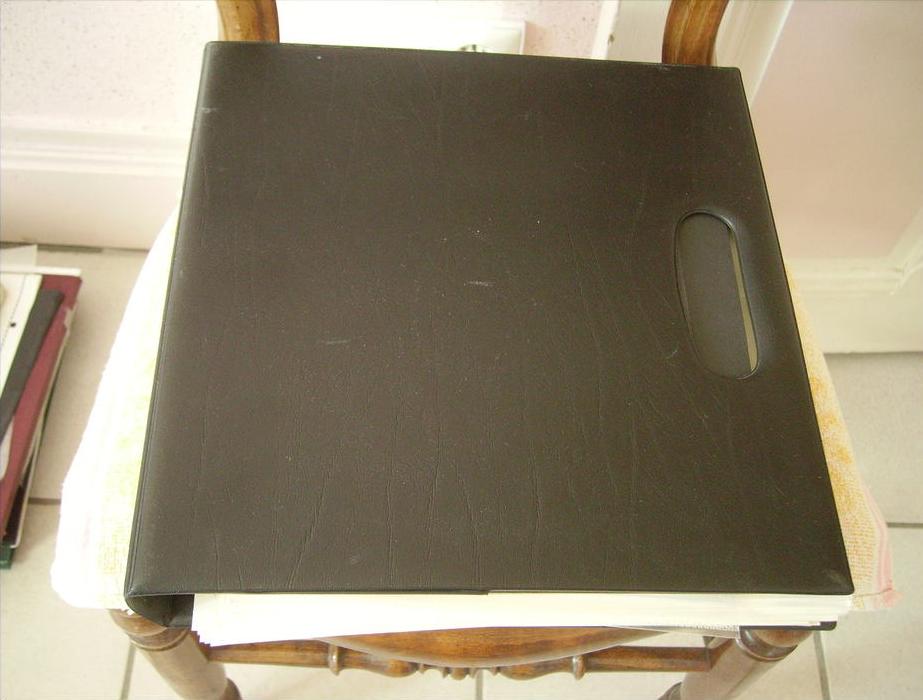 TAAF ALBUM Lindner avec pochettes de protection 47 scans