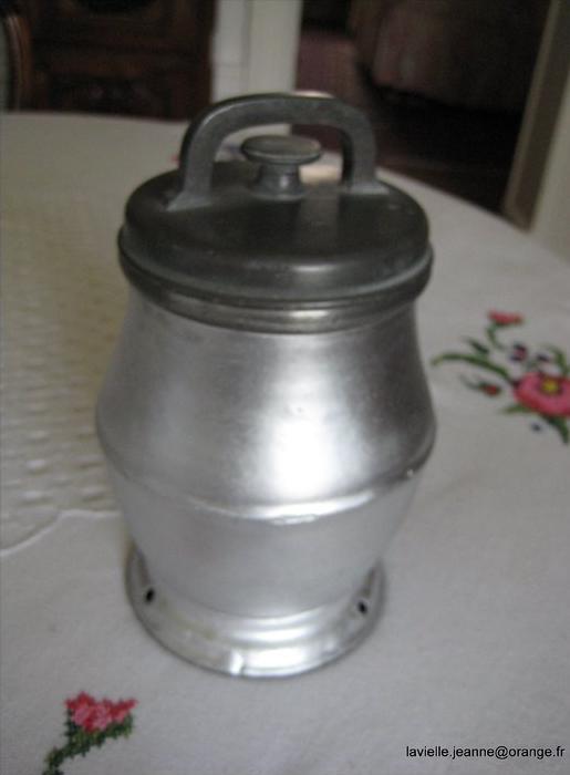 POT POUR CONSERVER LE TABAC ou le THE 19ème siècle