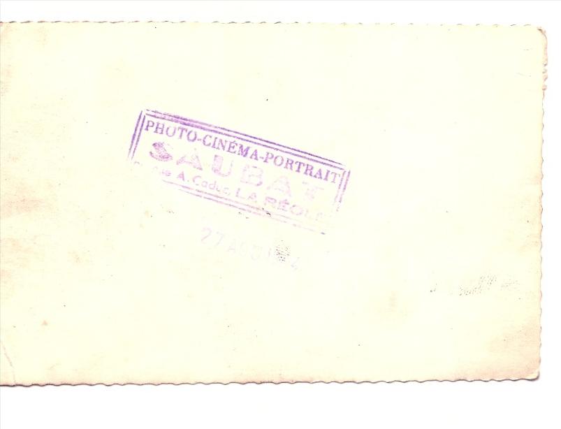 Liberation - Photo La REOLE 1944 (cachet photographe) Tonte des femmes sur la place publique RARE - guerre 39