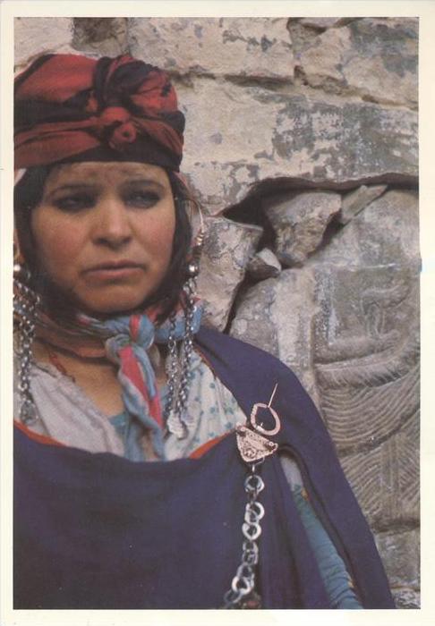 Femme Berbère de la région de Kesra