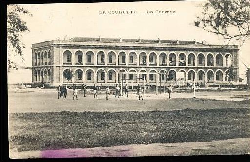 TUNISIE LA GOULETTE / la caserne Partie de Foot Ball /
