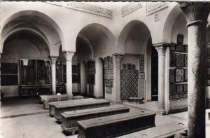 TUNISIE LE BARDO - Musée Alaoui Patio des tombes musulmanes