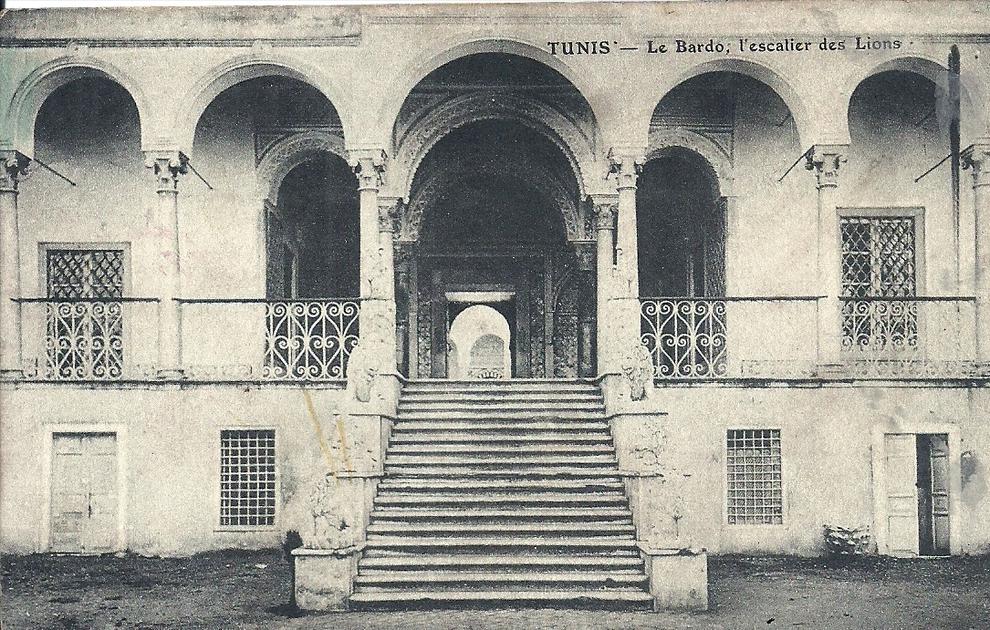 AFRIQUE DU NORD - TUNISIE - TUNIS - Le Bardo, l'escalier des lions