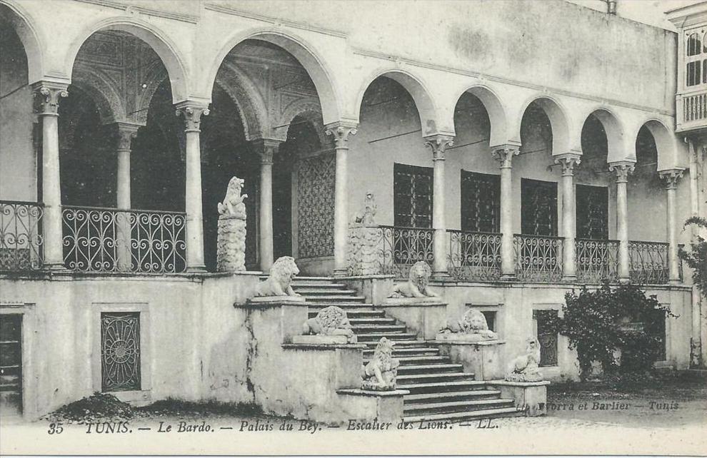 AFRIQUE - TUNISIE - TUNIS - Le Bardo - Palais du Bey - Escalier des Lions .