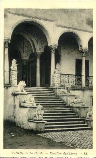 Tunis - Le Bardo - Escalier des Lions