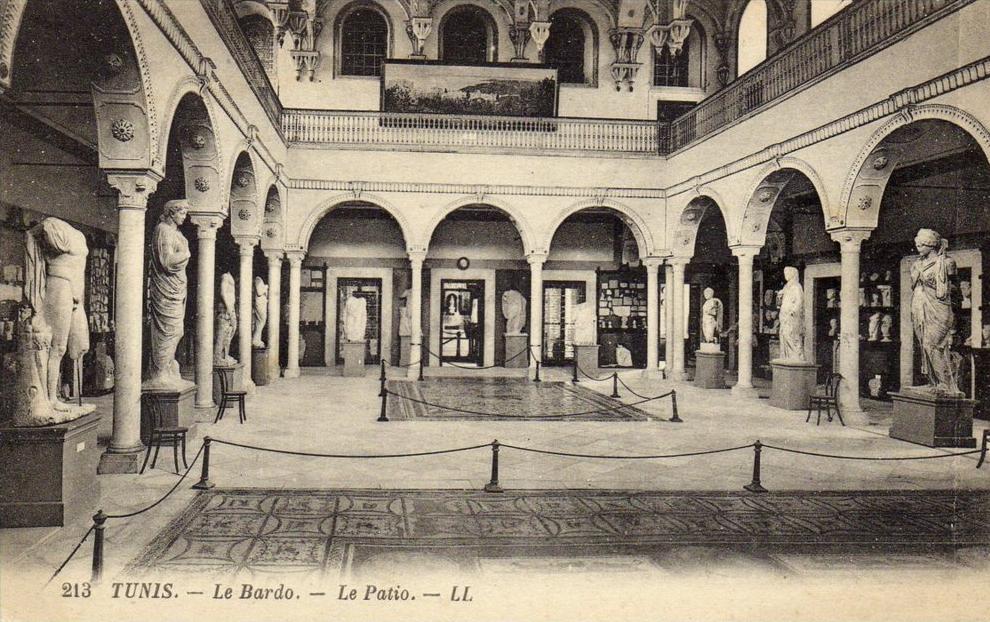 CPA TUNISIE---TUNIS---LE BARDO---LE PATIO---