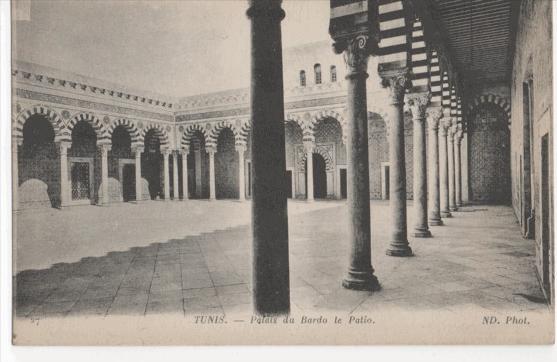 B-003 Tunis Palais du BArdo Le patio