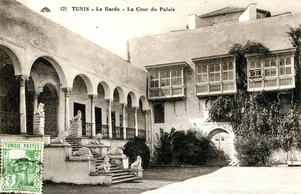 TUNISIE Tunis Le Bardo - La cour du palais
