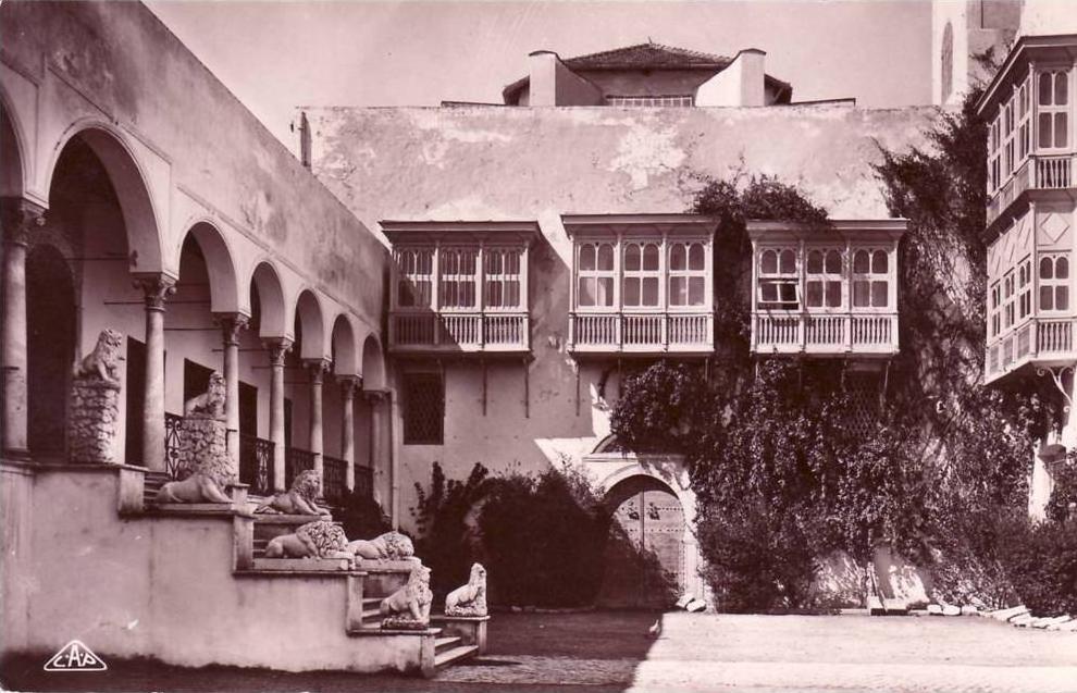 TUNIS LE BARDO LA COUR DU PALAIS