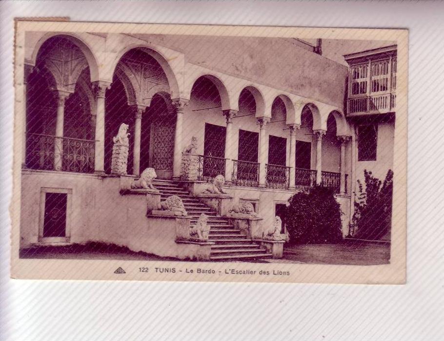 TUNIS Le BARDO L´Escalier des Lions Lot de 2 Cartes postales TUNISIE