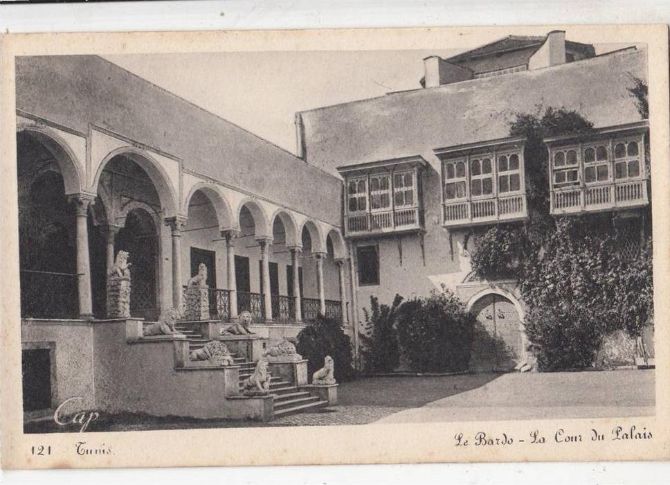 BR45515 Le Bardo la cour du palais Tunis 2 scans