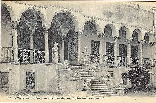 Tunis - Le Bardo - Palais du Bey - Escalier des Lions