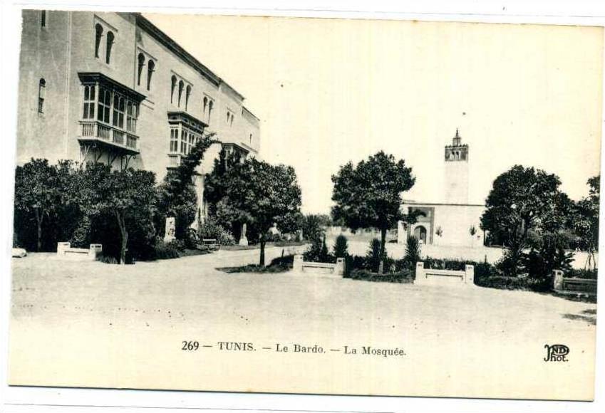 CPA / TUNISIE / TUNIS / / LE BARDO / LA MOSQUEE