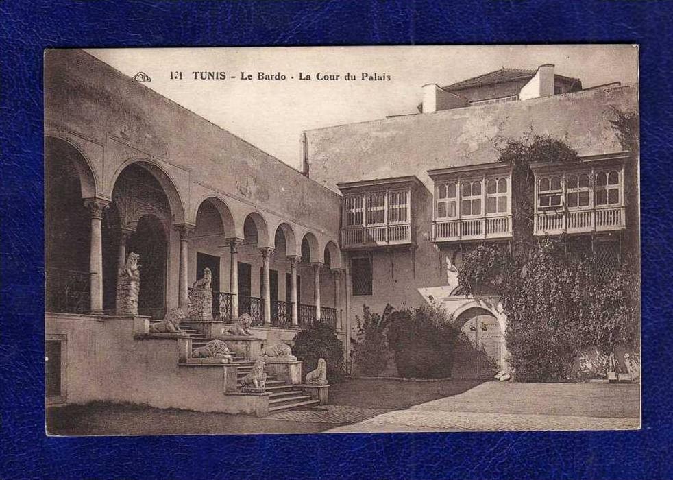 TUNISIE / Tunesien Tunis Le Bardo - La Cour du Palais