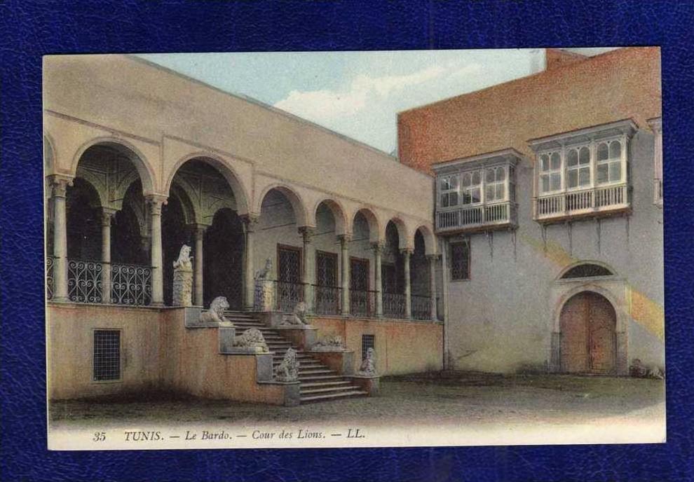 TUNISIE / Tunesien Tunis Le Bardo Cour des Lions