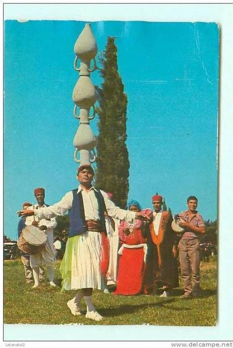 M´ Saken , danseur , poterie