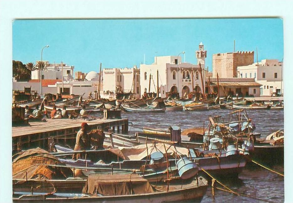 MAHDIA Port de pêche , bateau