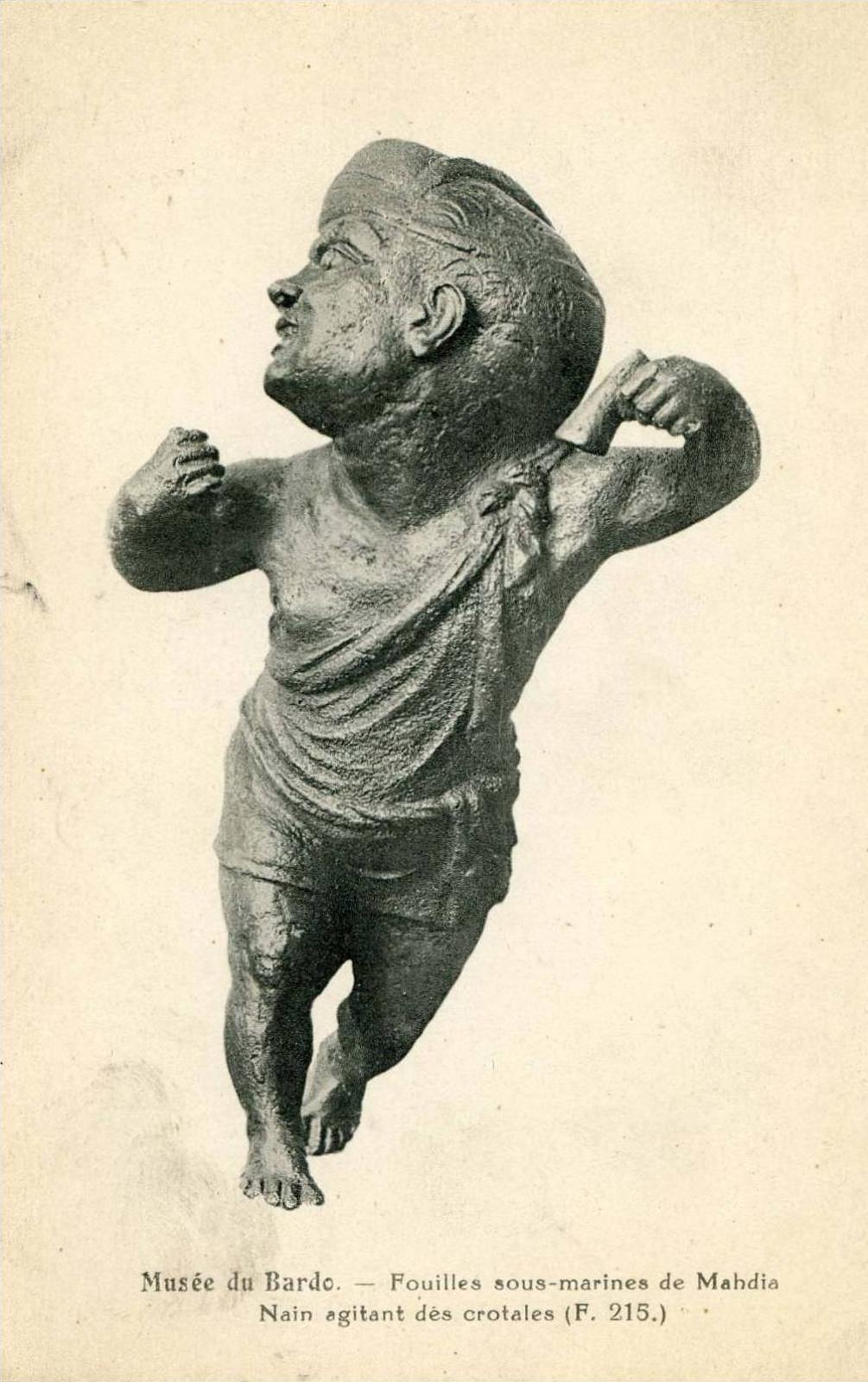 A1 TUNISIE BARDO NAIN agitant des CROTALES fouilles marines de MAHDIA PARFAIT ETAT
