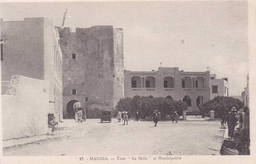 MAHDIA - TOUR ET 'LA SKIFA' ET MUNICIPALITE (our ref 1114)