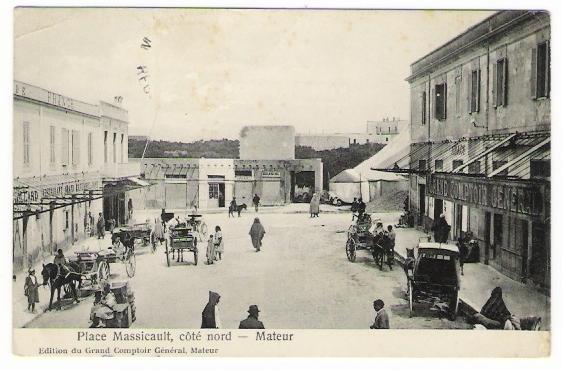 TUNISIE / MATEUR / PLACE MASSICAUT, côté nord / Edition du Grand Comptoir Général, Mateur ( belle animation ! )