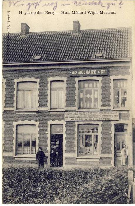 Heyst-op-den-Berg Heist-op-den-Berg Huis Médard Wijns-Mertens AD Delhaize winkel